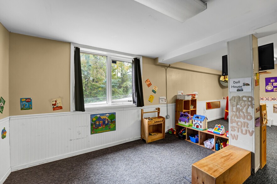 More Photos Of 7828 S Northshore Dr, Knoxville Schools For Sale