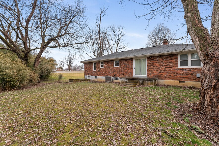 More Photos Of 3625 New Shepherdsville Rd, Bardstown Flex For Sale