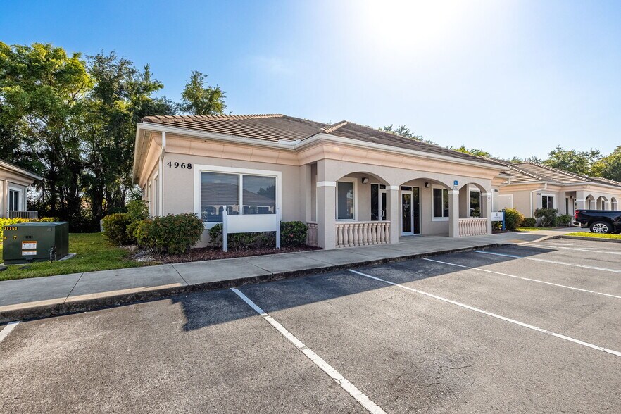 More Photos Of 4966-4968 Royal Gulf Cir, Fort Myers Medical For Sale