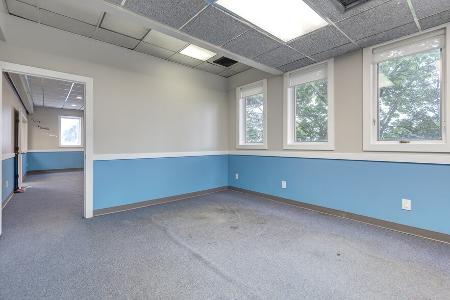 More Photos Of 1575 Hillside Ave, New Hyde Park Medical For Sale