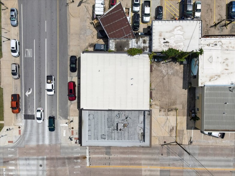 More Photos Of 221-223 N Locust St, Denton Office For Sale