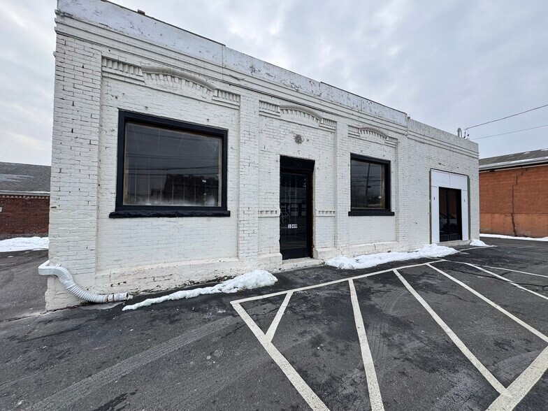 More Photos Of 1049 New Britain Ave, West Hartford Freestanding For Lease