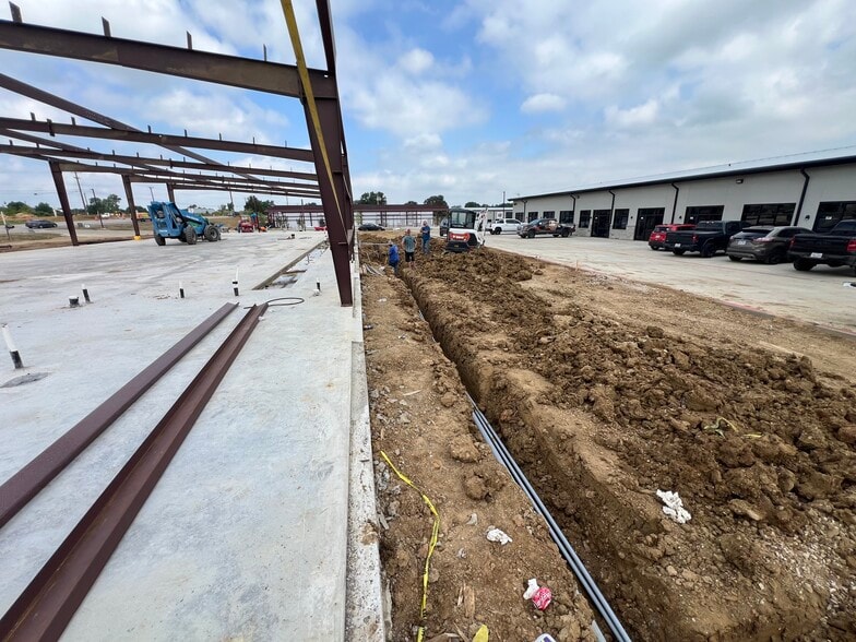 More Photos Of 6815 Rendon Bloodworth Rd, Fort Worth Storefront For Lease