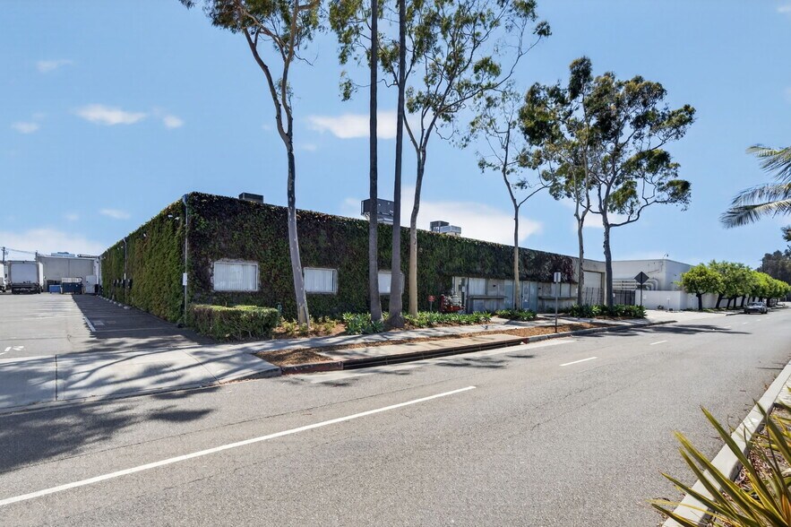 More Photos Of 1924 E Maple Ave, El Segundo Warehouse For Lease