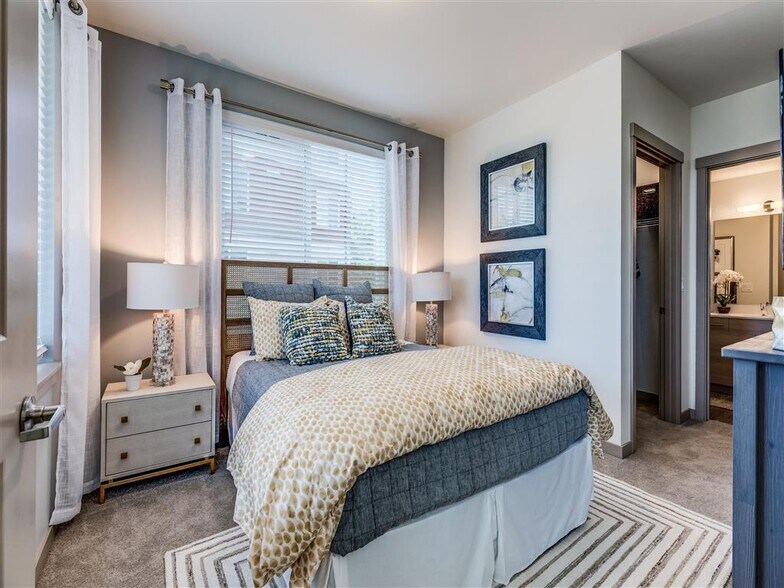 More Photos Of 2200 W Meeker St, Kent Apartments For Lease