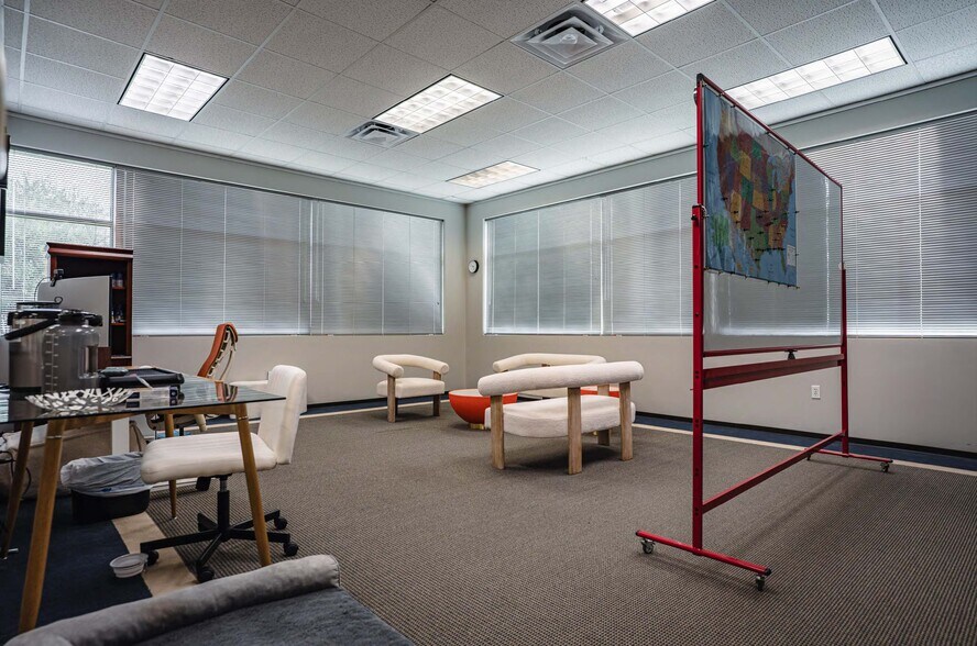 More Photos Of 15310 Park Row, Houston Office For Sale