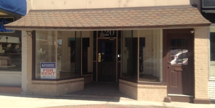 More Photos Of 120 N Washington St, Owosso Storefront For Sale