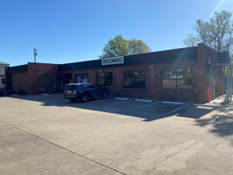 More Photos Of 485 N Mount Juliet Rd, Mount Juliet General Retail For Sale