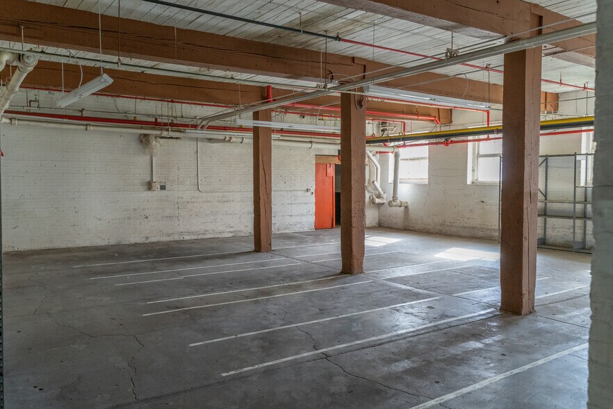 More Photos Of 1575 Lake St, Elmira Manufacturing For Lease