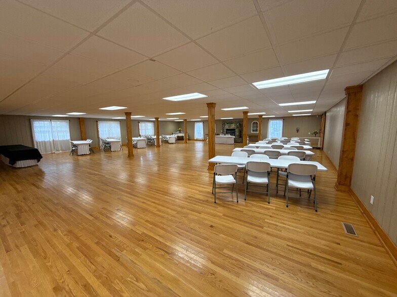 More Photos Of 102 Live Oak St, Tabor City Restaurant For Sale