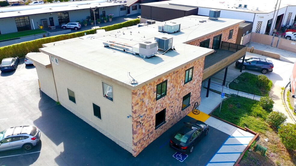 More Photos Of 7667 Vickers St, San Diego Warehouse For Sale