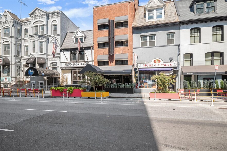 More Photos Of 1823 M St NW, Washington Bar For Sale
