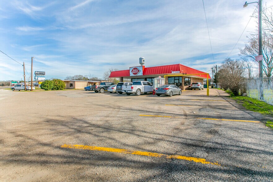 More Photos Of 200 State Highway 31, Trinidad Fast Food For Sale
