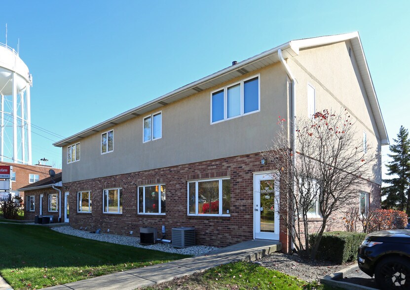 More Photos Of 75 E Division St, Mundelein Office Residential For Lease