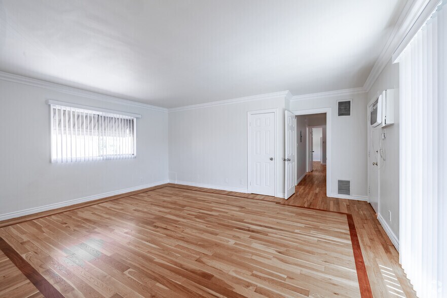 More Photos Of 6635 Wilkinson Ave, North Hollywood Apartments For Sale