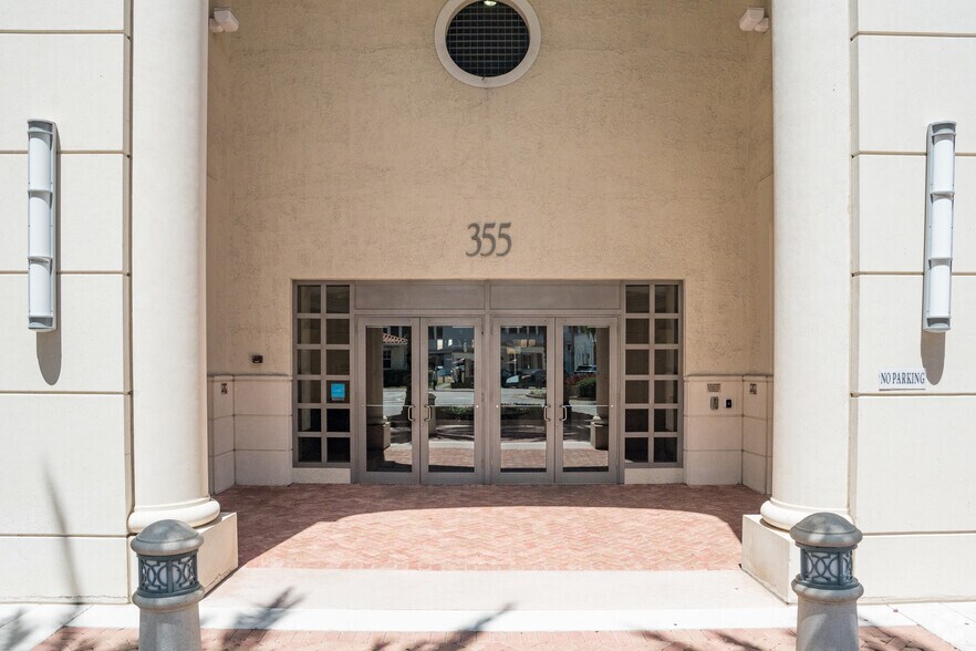 More Photos Of 355 Alhambra Cir, Coral Gables Coworking Space