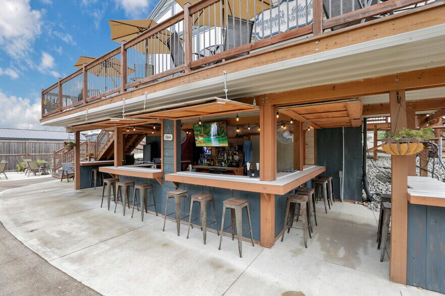 More Photos Of 14675 Zion Rd, Thornville Restaurant For Sale