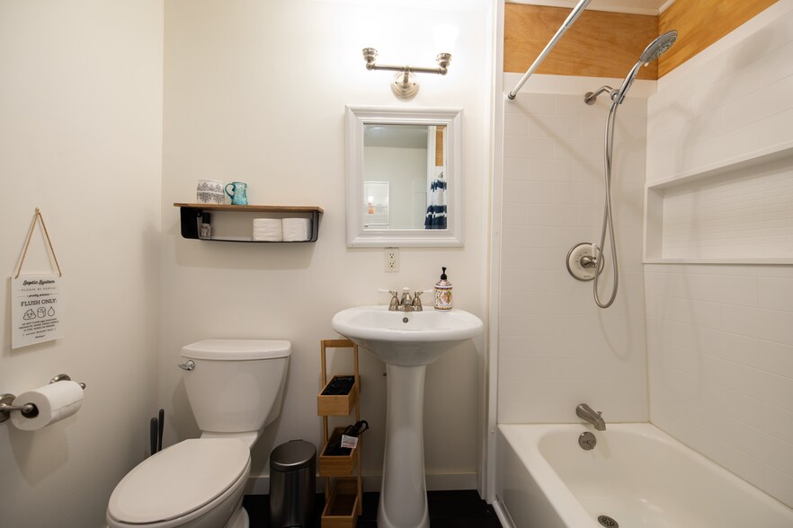 More Photos Of 22855 Chianti Rd, Cloverdale Apartments For Sale