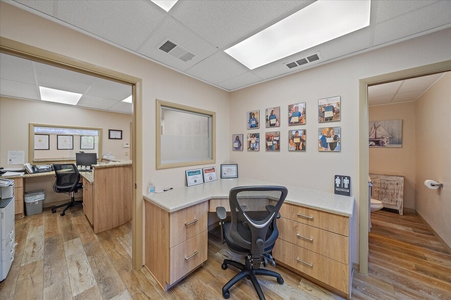 More Photos Of 1872 Tamiami Trl S, Venice Office For Sale
