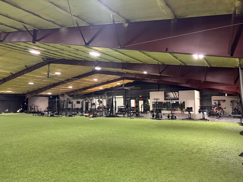 More Photos Of 500 Texas Blvd, Texarkana Light Manufacturing For Sale