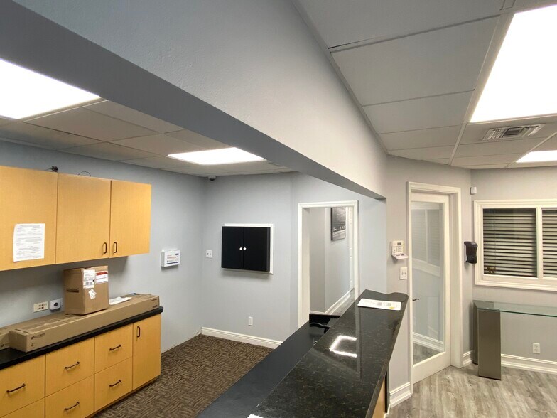 More Photos Of 2101 NW 33rd St, Pompano Beach Unknown For Lease