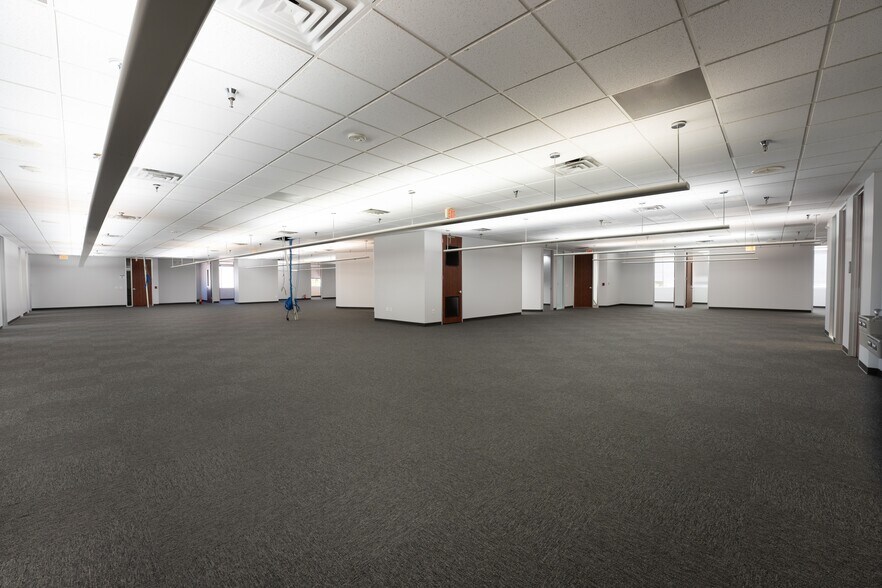 More Photos Of 13000 Executive Dr, Sugar Land Office For Lease