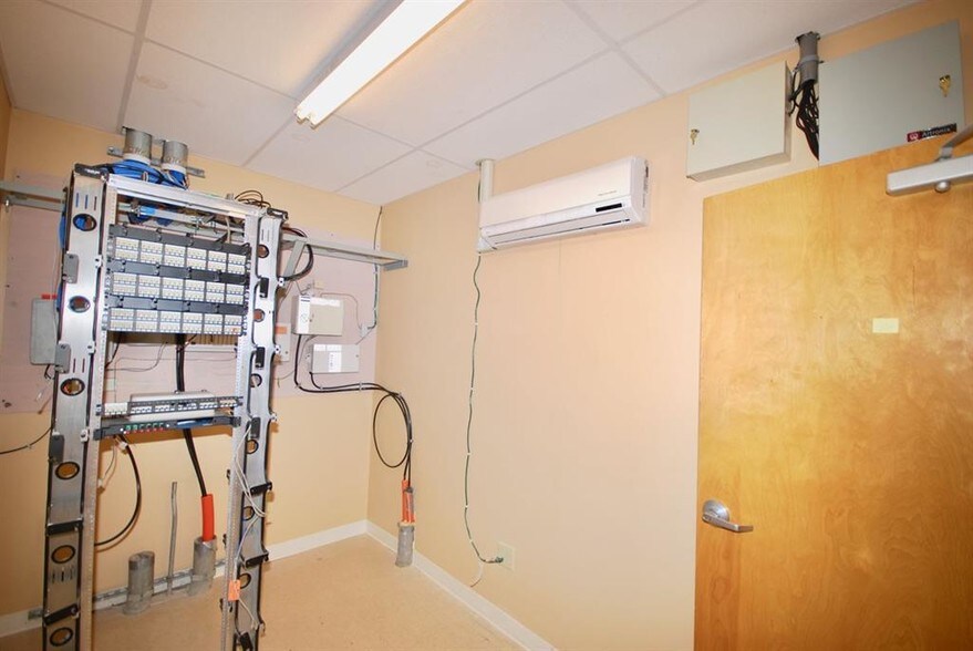 More Photos Of 3031 Highway 45 Byp, Jackson Office For Lease