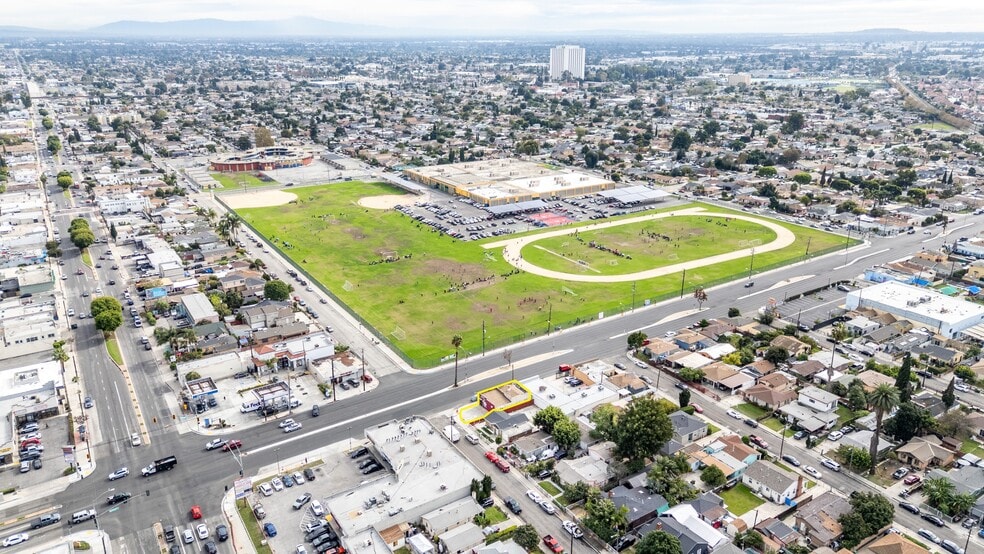 More Photos Of 911 N Wilmington Ave, Compton Storefront For Sale