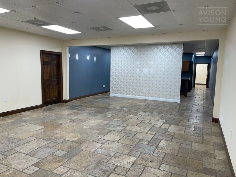 More Photos Of 3712-3728 Vineland Rd, Orlando Warehouse For Lease