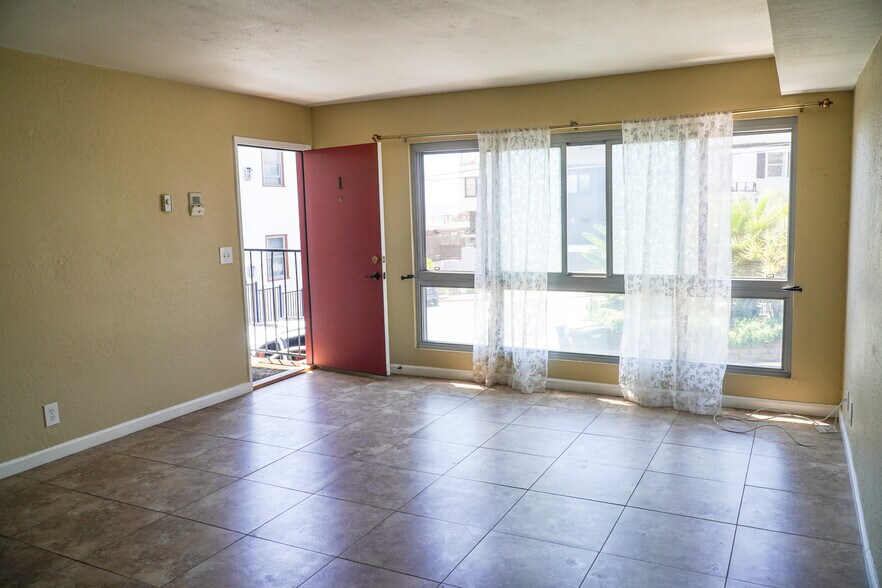 More Photos Of 2127 Front St, San Diego Apartments For Sale