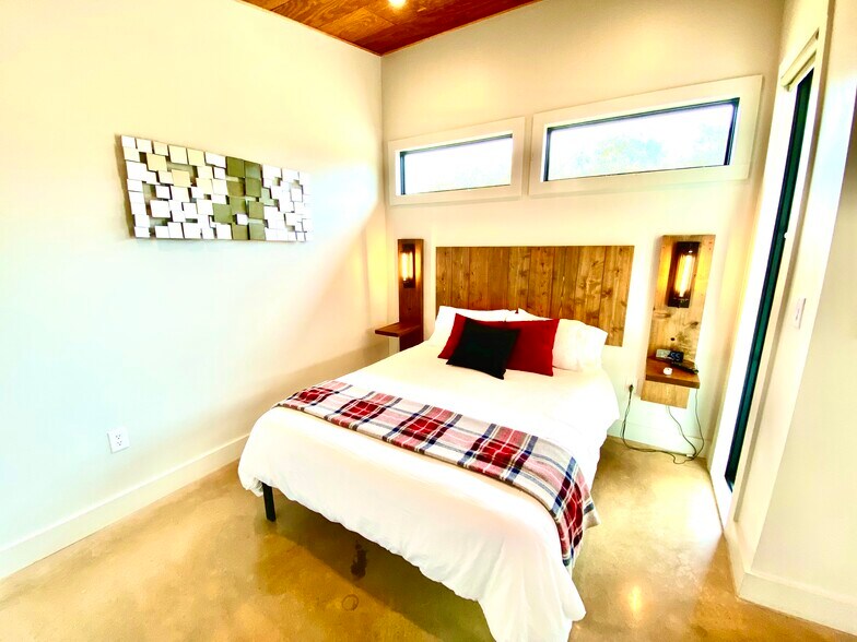 More Photos Of 405 Martin rd, Dripping Springs Specialty For Sale