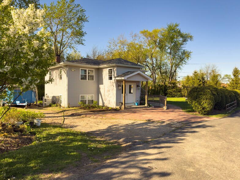 More Photos Of , Grayslake Unknown For Sale