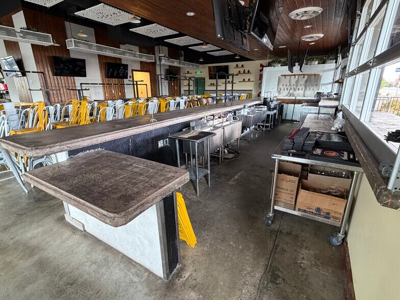 More Photos Of 13649 Eastlake Blvd, El Paso Storefront For Lease