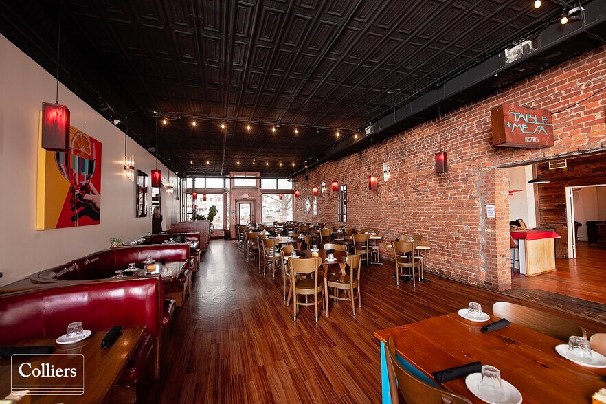 More Photos Of 106-112 E Central Ave, Bentonville General Retail For Sale