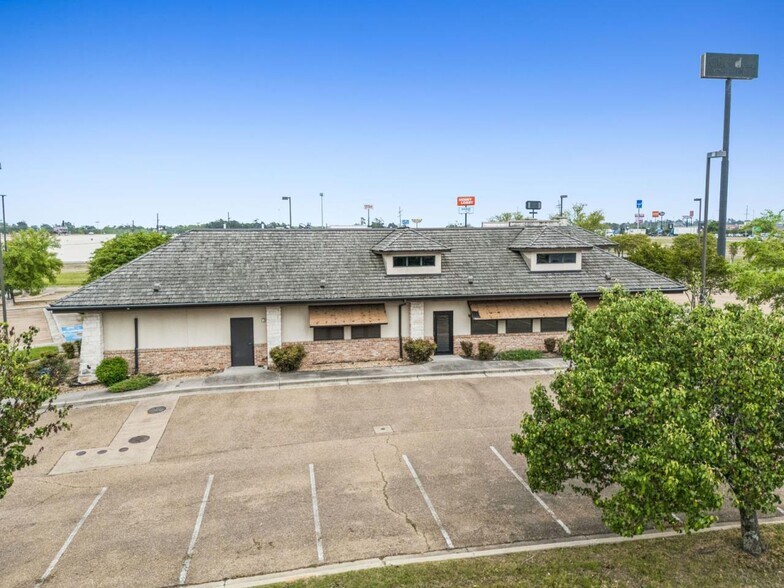 More Photos Of 224 Blanchard St, West Monroe Restaurant For Sale