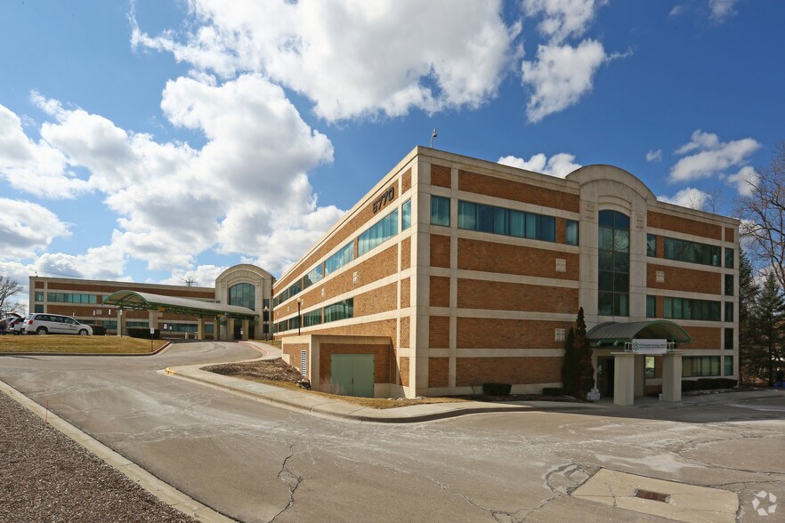 More Photos Of 6770 Dixie Hwy, Village of Clarkston Medical For Lease