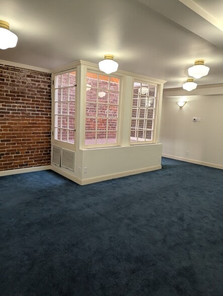 More Photos Of 461 W 6th St, San Pedro Storefront Retail Office For Lease