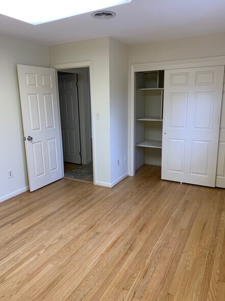 More Photos Of 5626 Southwestern Blvd, Arbutus Office For Lease