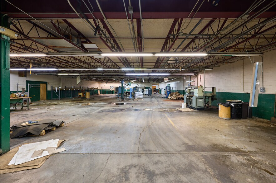 More Photos Of 352 Center St, Caledonia Manufacturing For Sale