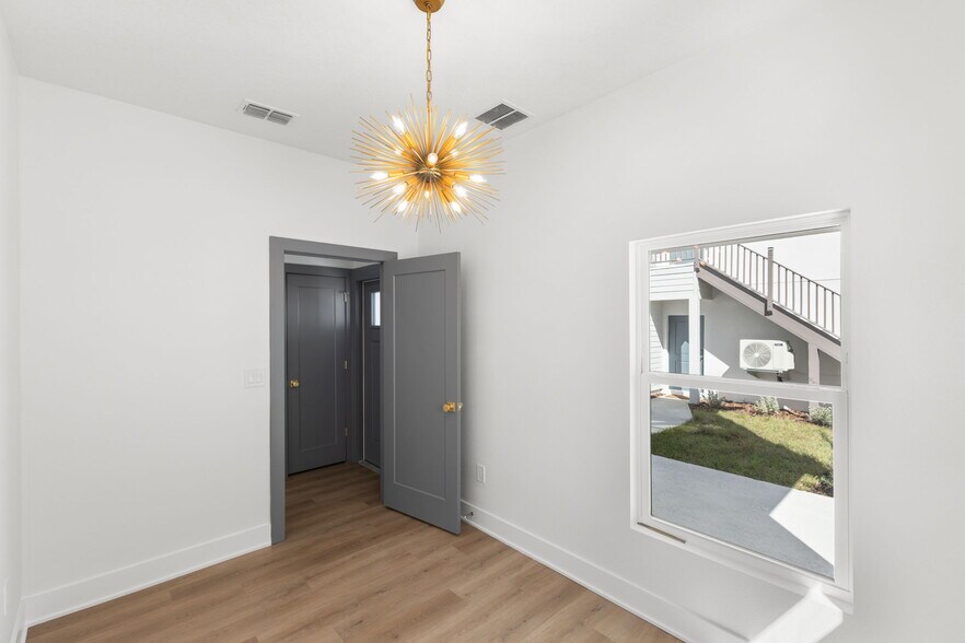 More Photos Of 2525 13th Ave N, Saint Petersburg Multifamily For Sale