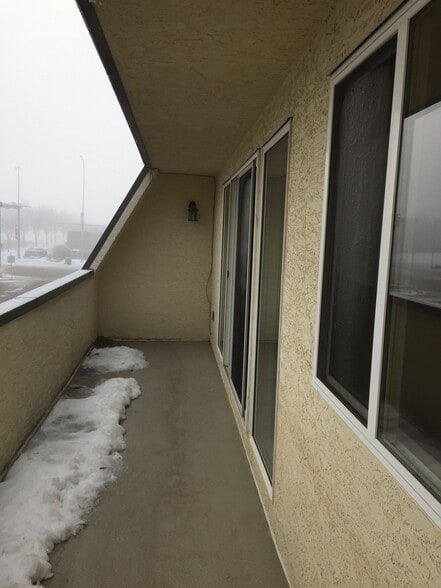 More Photos Of 5000 50 St, Beaumont Storefront Retail Office For Lease