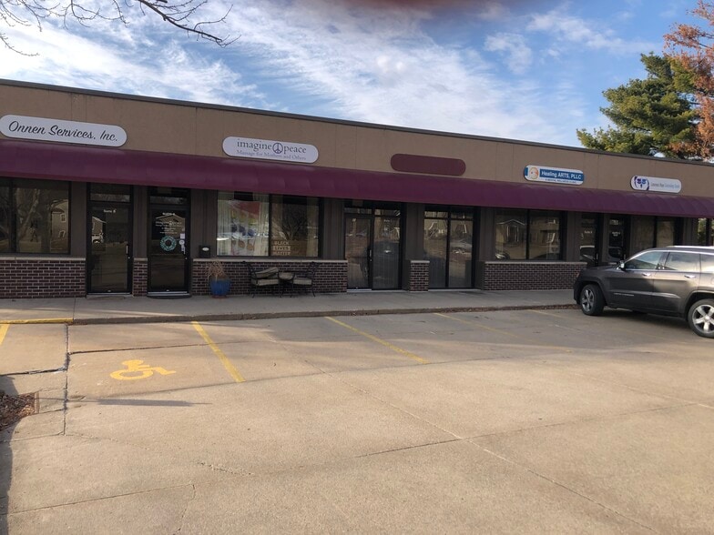 More Photos Of 8435 University Blvd, Clive Office For Sale