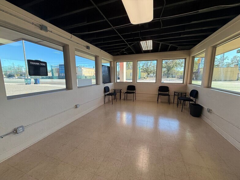More Photos Of 1002 E Hillsborough Ave, Tampa Storefront For Sale