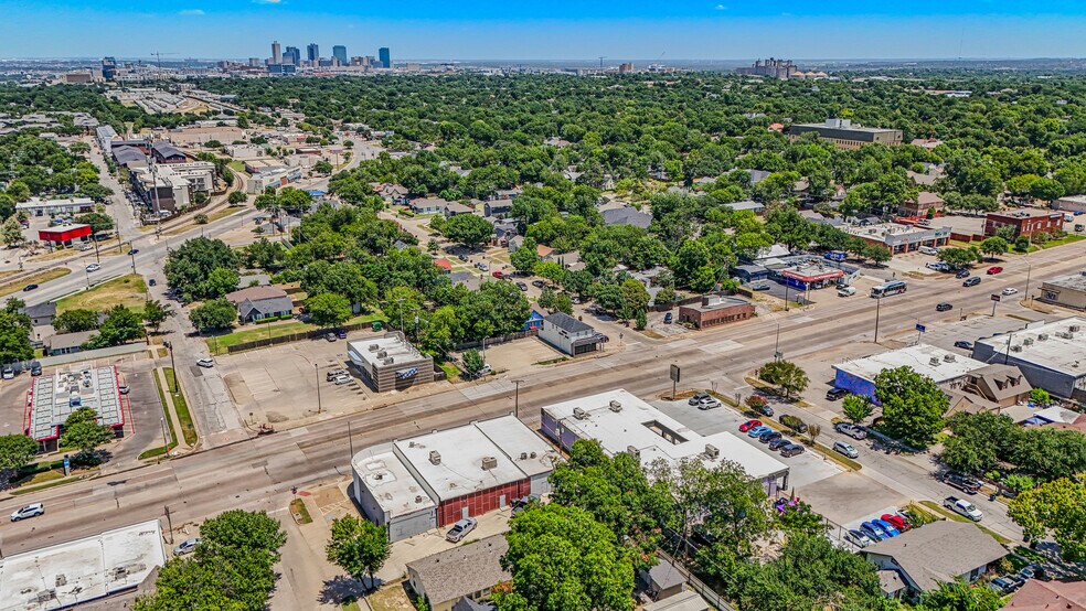 More Photos Of 1715-1721 W Berry St, Fort Worth Storefront Retail Office For Sale