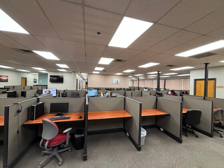 More Photos Of 3401 E Elwood St, Phoenix Office For Sale
