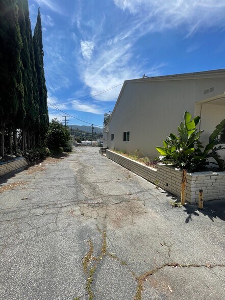 More Photos Of 7216 Valmont St, Tujunga Lodge Meeting Hall For Sale