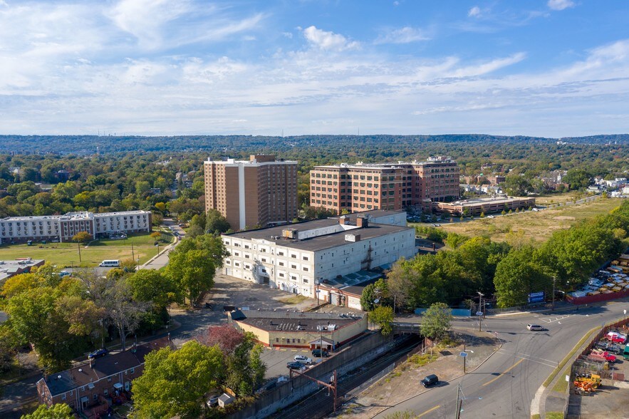 More Photos Of 545 N Arlington Ave, Bloomfield Manufacturing For Lease