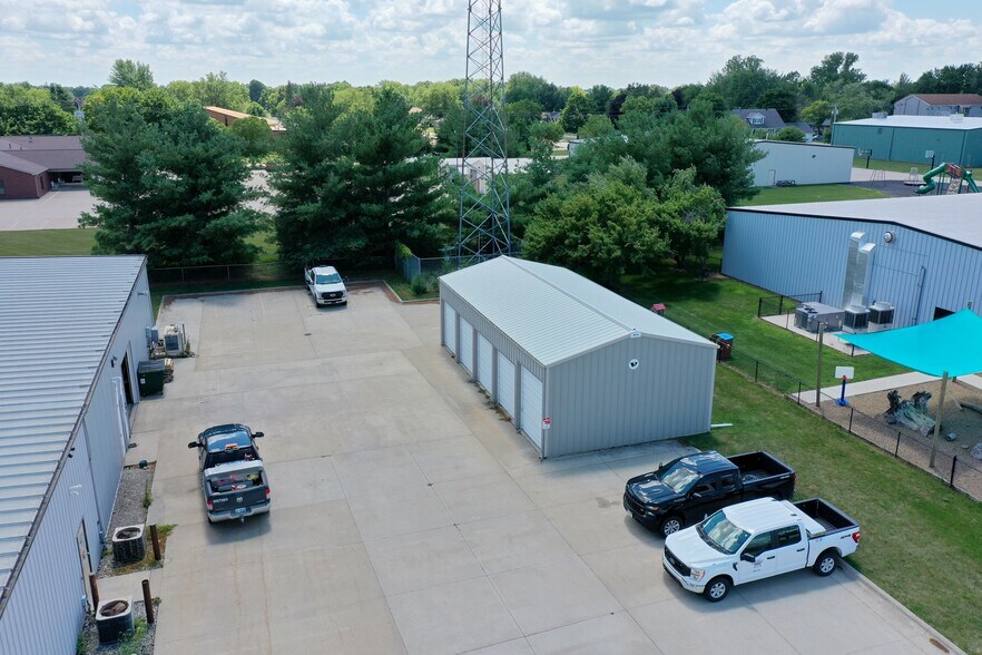 More Photos Of 1801 N 13th Ave E, Newton Flex For Lease