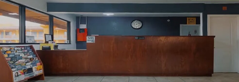 More Photos Of 3334 S US Highway 77 Byp, Kingsville Hotel For Sale