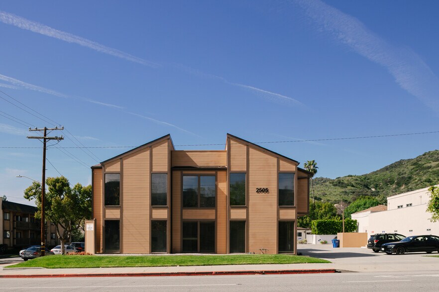 More Photos Of 2505 Canada Blvd, Glendale Office For Sale